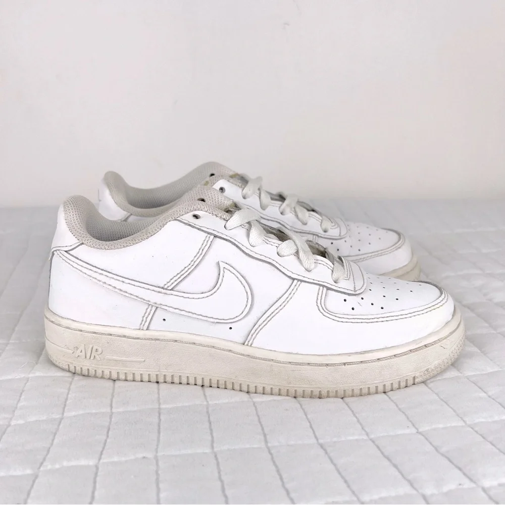 Nike Air Force 1 Sneaker Shoe in White Size 5.5 Y